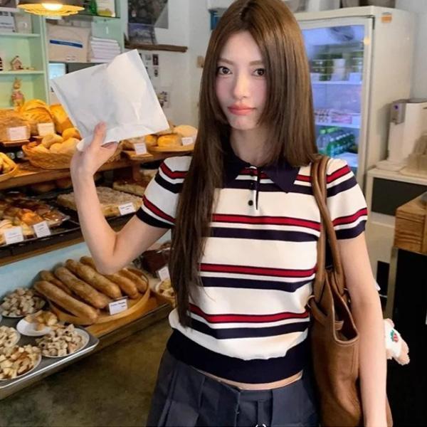 ALORA 藍紅色POLO針織上衣 