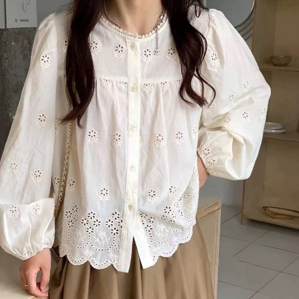 ALORA 悠閒午后蕾絲簍空襯衫 
