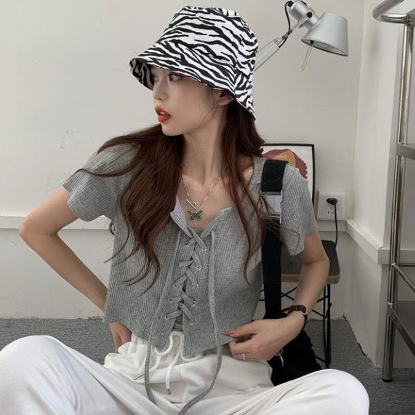 ALORA 性感交叉綁帶短T 