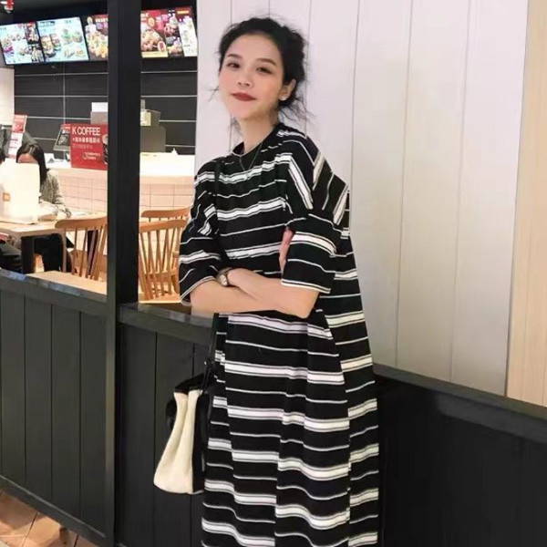 ALORA 中性穿搭黑條紋T恤洋裝 