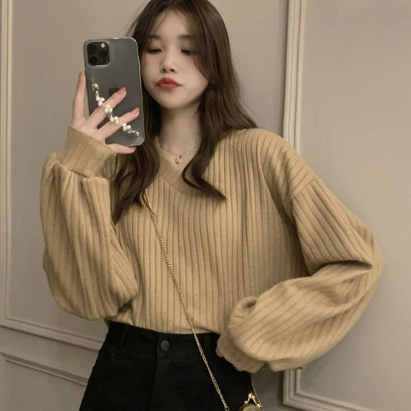 ALORA V領坑條感短版上衣 