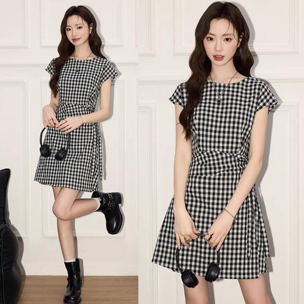 ALORA 復古格紋綁帶洋裝 