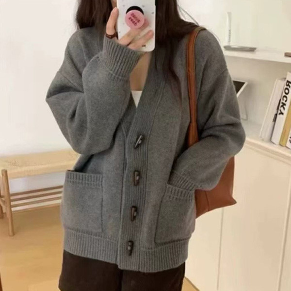 ALORA 多色牛角針織外套 