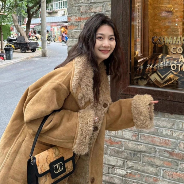 ALORA 翻領雙面穿皮毛一體外套 