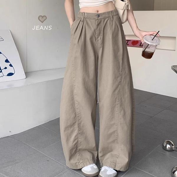 ALORA 鬆弛感卡其彎刀褲 