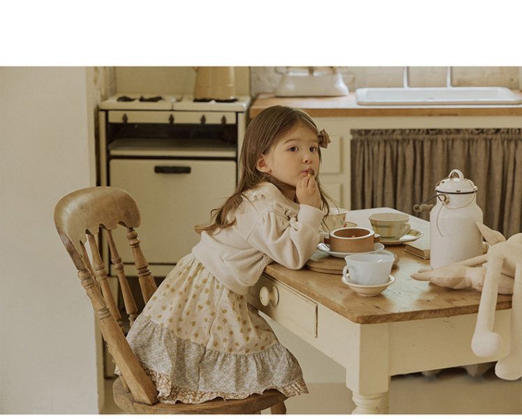 女童浪漫韓版蕾絲拼接 翻領長袖上衣