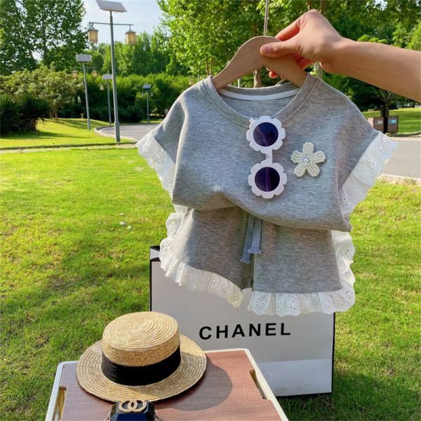 【現貨】女童舒適棉質套裝 短袖蕾絲拼接上衣 珠珠花朵+運動短褲 