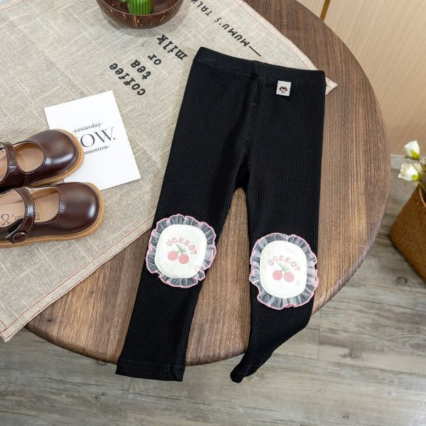 【現貨】女童甜美櫻桃刺繡貼布 內搭長褲 