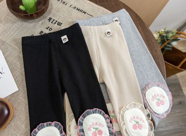 【現貨】女童甜美櫻桃刺繡貼布 內搭長褲 