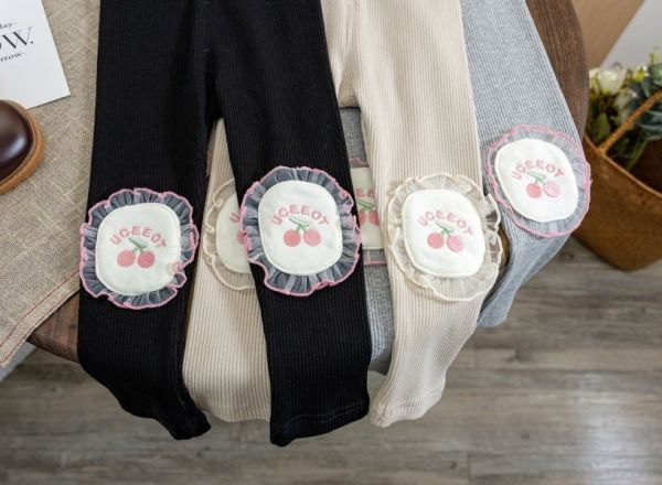 【現貨】女童甜美櫻桃刺繡貼布 內搭長褲 
