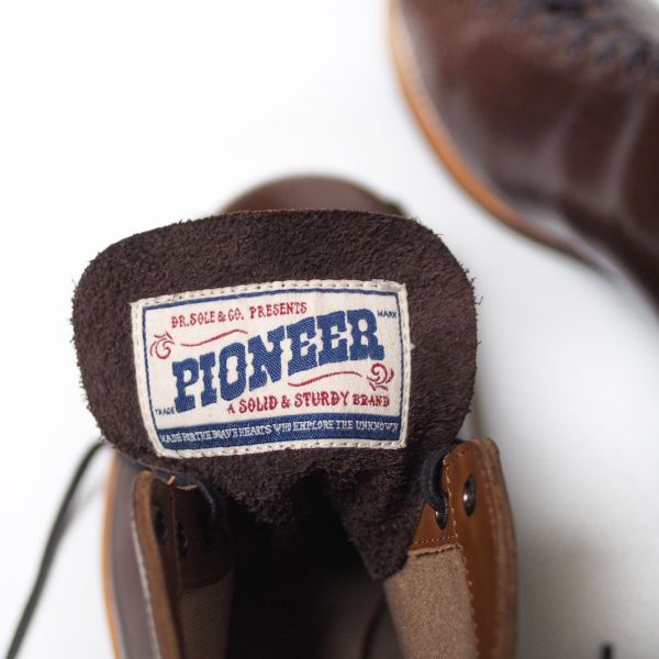 Pioneer: Challenger BROWN drsole 鞋子,drsole 黑白,drsole 休閒鞋,drsole 自家品牌鞋款,復古休閒感工裝靴,復古 休閒 工裝靴,drsole game changer