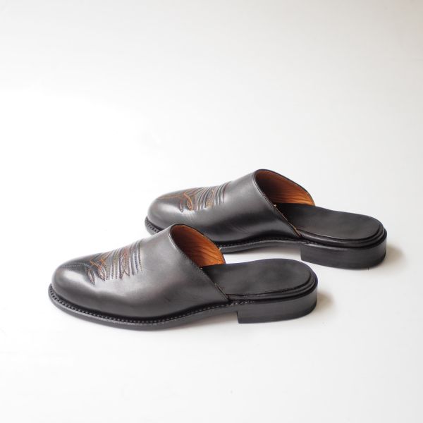 Unmarked Nahua Mule Leather Sandals unmarked,unmarked 台灣,unmarked 拖鞋, unmarked 
dr sole 拖鞋,刺繡拖鞋,皮拖鞋,穿搭 拖鞋