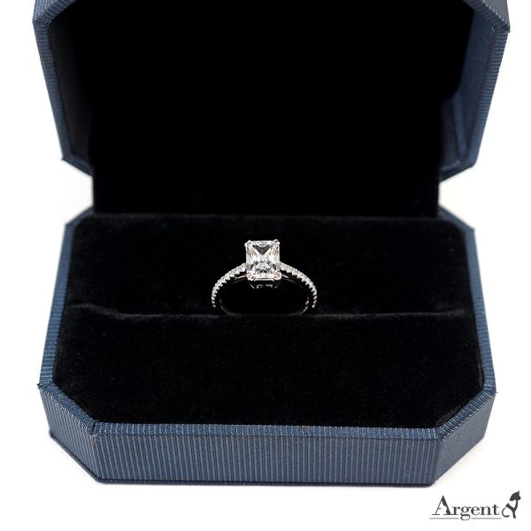 「一生摯愛(方鑽款)」左右排鑽造型鑲嵌鑽純銀戒指|戒指推薦 求婚戒指