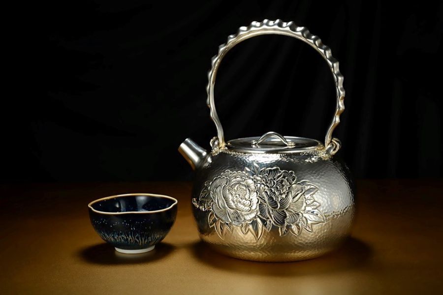 銀壺-君子芙蓉壺 