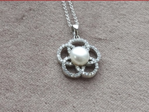 「五瓣花珠(銀鍍白K)」1.5mm鍊 造型純銀項鍊|珍珠項鍊推薦 