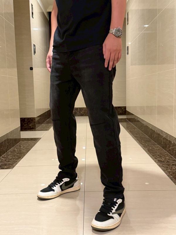 極簡風 膝蓋一線刀割 高磅數 直筒 牛仔寬褲 極簡風 膝蓋一線刀割 高磅數 直筒 牛仔寬褲