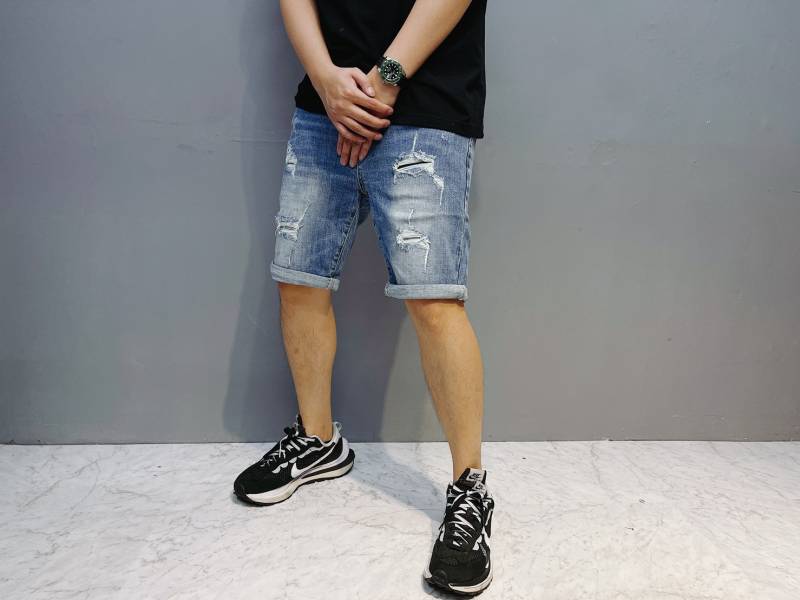 深藍 刀割 破壞補丁 水洗刷色 牛仔短破褲 深藍 刀割 破壞補丁 水洗刷色 牛仔短破褲
