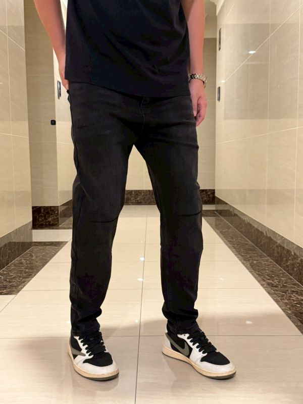 極簡風 膝蓋一線刀割 高磅數 直筒 牛仔寬褲 極簡風 膝蓋一線刀割 高磅數 直筒 牛仔寬褲