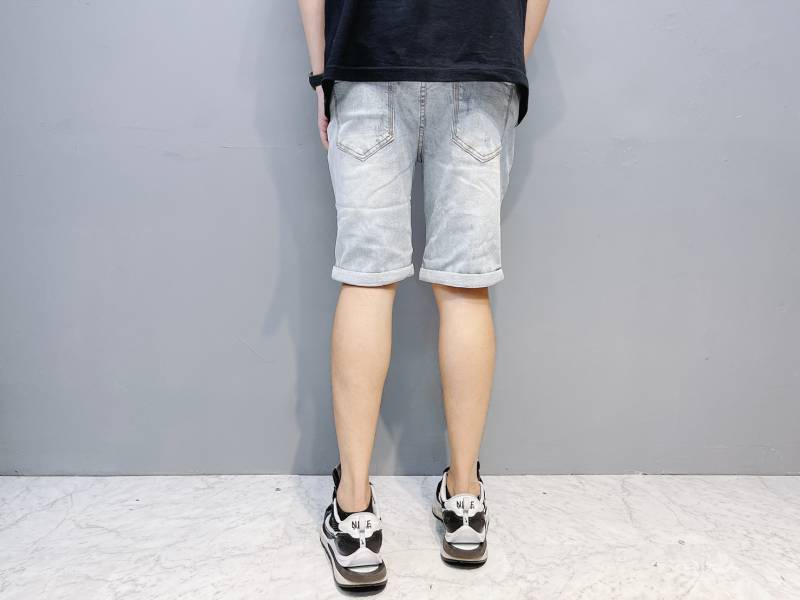 極淺藍 彈力 水波紋刷色 牛仔短破褲 極淺藍 彈力 水波紋刷色 牛仔短破褲