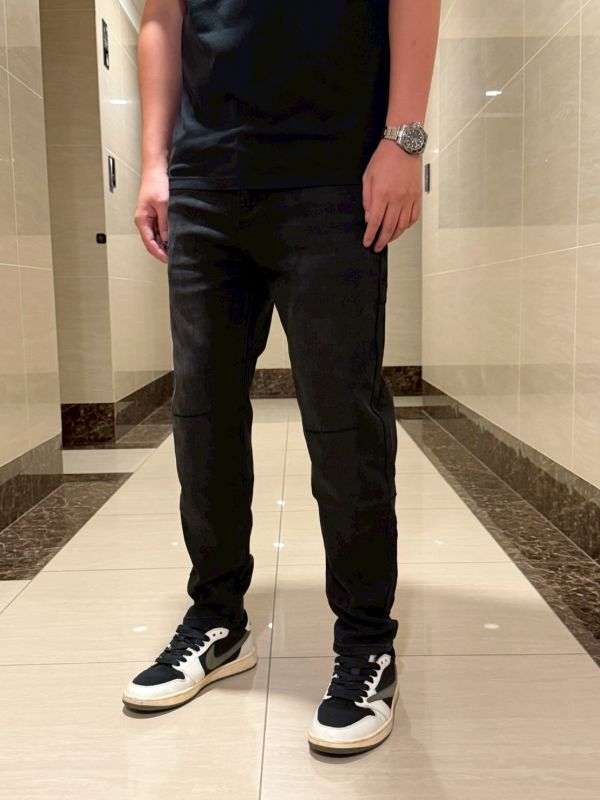 極簡風 膝蓋一線刀割 高磅數 直筒 牛仔寬褲 極簡風 膝蓋一線刀割 高磅數 直筒 牛仔寬褲