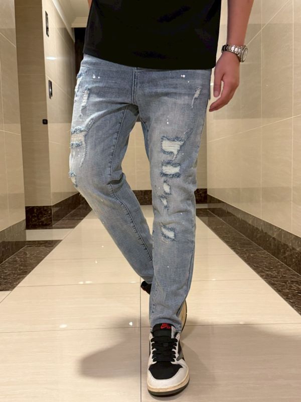 小直筒 淺藍 刷破 錐形牛仔褲 上寬下窄 牛仔破褲 小直筒 淺藍 刷破 錐形牛仔褲 上寬下窄 牛仔破褲