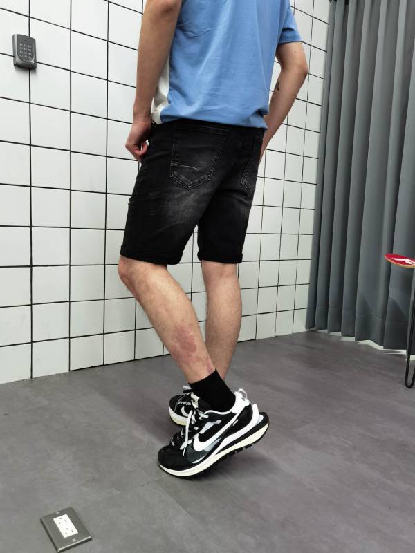 韓國 純黑刷色 貓鬚彈力布標 牛仔短褲 