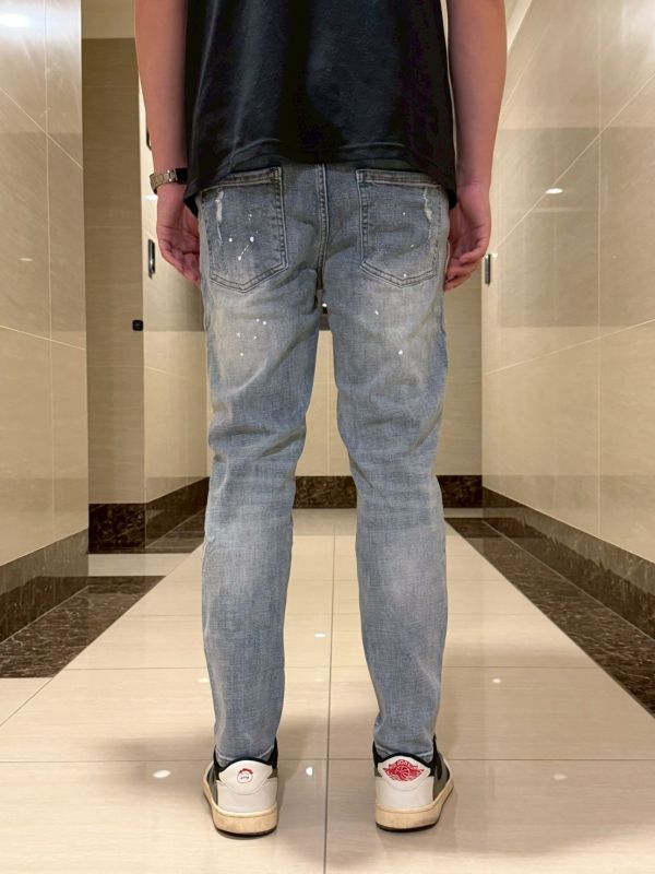 小直筒 淺藍 刷破 錐形牛仔褲 上寬下窄 牛仔破褲 小直筒 淺藍 刷破 錐形牛仔褲 上寬下窄 牛仔破褲