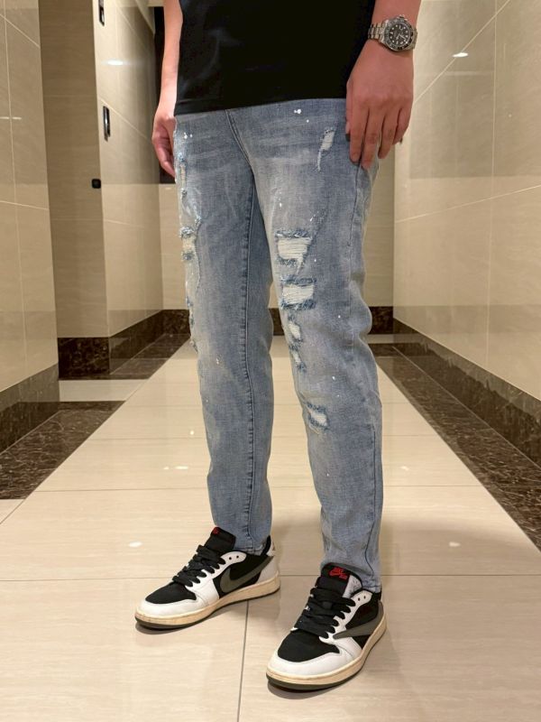 小直筒 淺藍 刷破 錐形牛仔褲 上寬下窄 牛仔破褲 小直筒 淺藍 刷破 錐形牛仔褲 上寬下窄 牛仔破褲