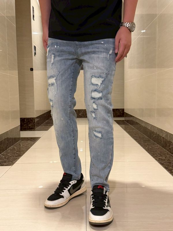 小直筒 淺藍 刷破 錐形牛仔褲 上寬下窄 牛仔破褲 小直筒 淺藍 刷破 錐形牛仔褲 上寬下窄 牛仔破褲