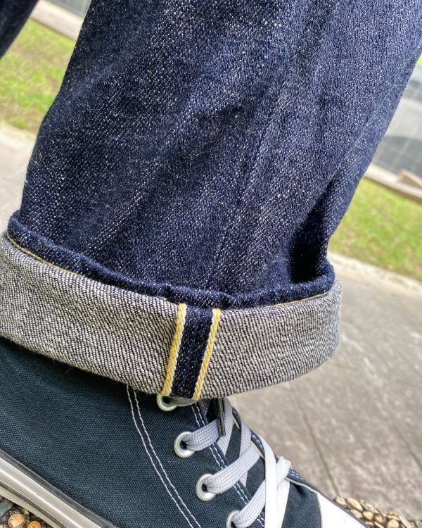 12oz 一代鬼楽天然藍染大直筒丹寧。 