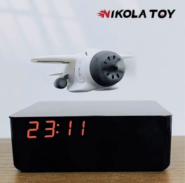 NIKOLATOY 手工製作 懸浮可愛小飛機 造型時鐘 
