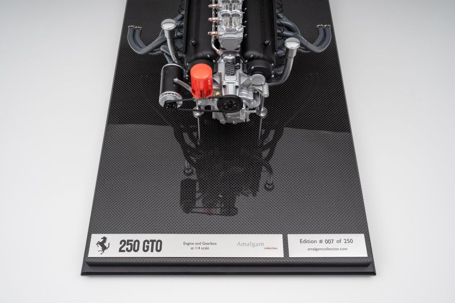 Amalgam Collection 法拉利 250 GTO V12 引擎與變速箱 1:4 比例 