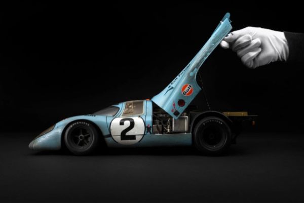 Amalgam Collection 保時捷 917K - 1971 年戴通納冠軍 - 海灣石油塗裝 - 賽車風化效果 1:8 比例 