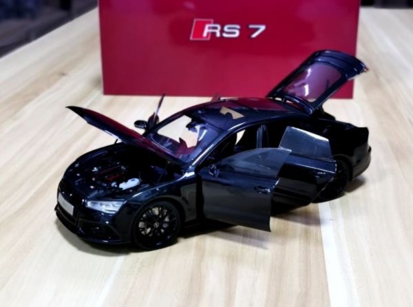 Kengfai 1/18 奧迪 Audi RS7 4.0T Sportback 2016） 