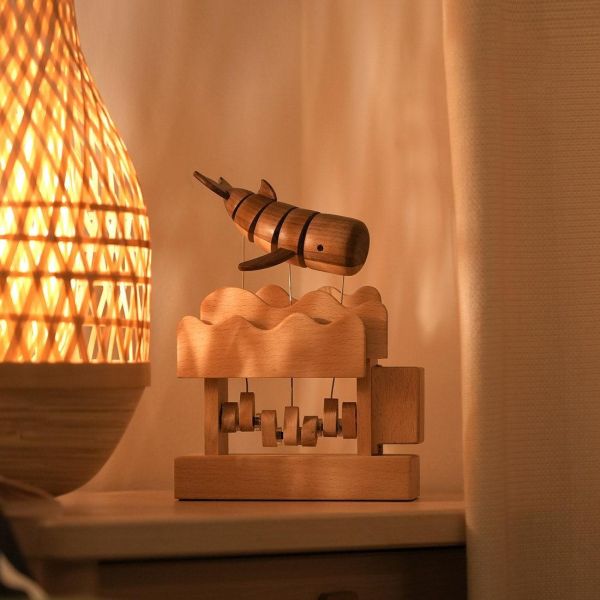 木製鯨魚動態模型 - 桌面減壓展示品（非音樂盒） 