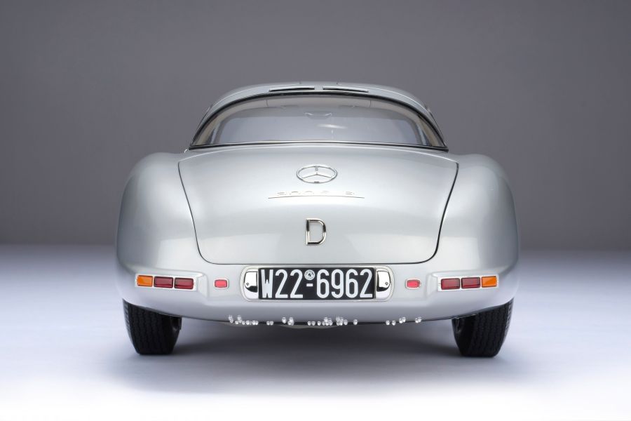 Amalgam Collection Mercedes-Benz 300 SLR Uhlenhaut Coupe (1955) 300 SLR Uhlenhaut 雙門轎跑車 (1955) | 限量版 1:8 比例 
