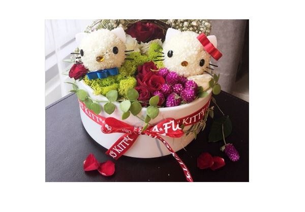 Hello Kitty & Dear Daniel 牛郎織女桌花 ＃課程教學 經典 Hello Kitty 凱蒂貓 造型花束 桌花 送禮 鮮花乾燥花 不凋花 婚禮