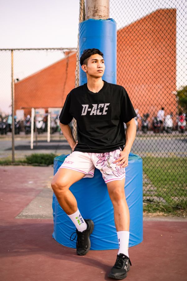 D-ACE涼感高磅數微落肩TEE (黑) 踢恤、落肩踢恤、T-SHIRT、OVERSIZE、TEE、衣服、高磅數、重磅數、穿搭、迪艾斯、DS、DACE、服飾、穿搭、潮流