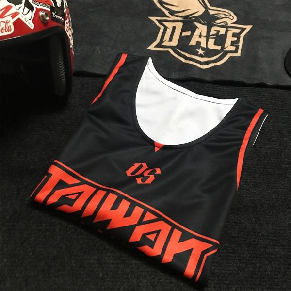 台灣隊長你好帥單面球衣(黑橘) Jersey、衣服、球衣、籃球衣、雙面穿球衣、服飾、穿搭、潮流、籃球、迪艾斯、設計、台灣