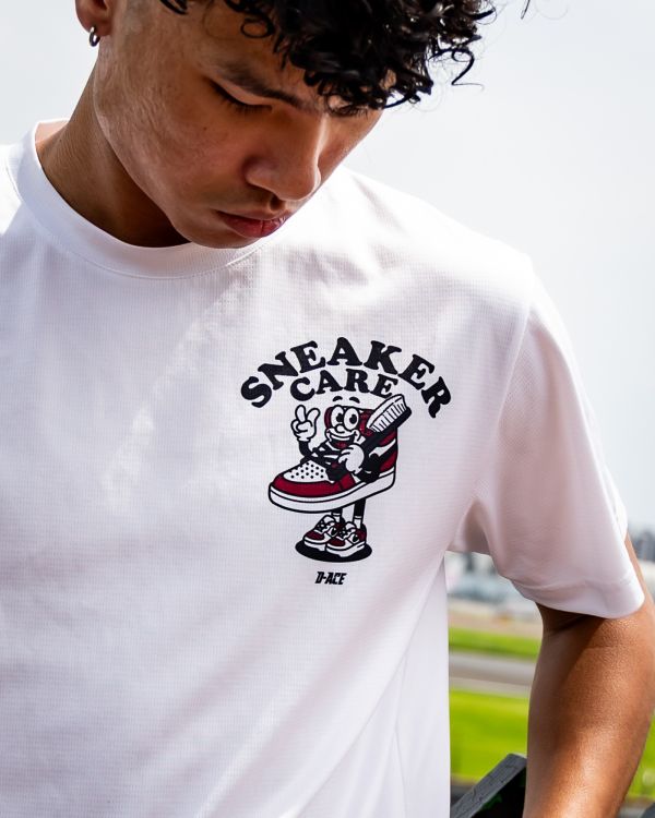 D-ACE SNEAKER你好帥熱昇華TEE(白) 踢恤、落肩踢恤、T-SHIRT、OVERSIZE、TEE、衣服、高磅數、重磅數、穿搭、迪艾斯、DS、DACE、服飾、穿搭、潮流
