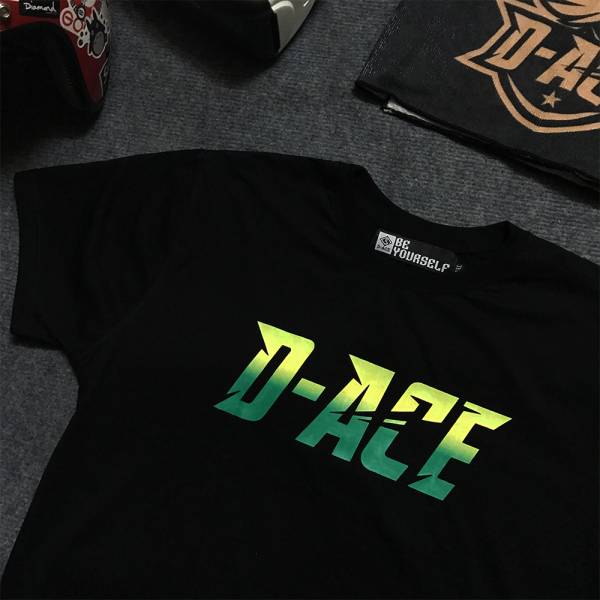 DS彩虹logo踢(綠黃漸層) T-shirt、衣服、素踢、服飾、穿搭、潮流、衣服