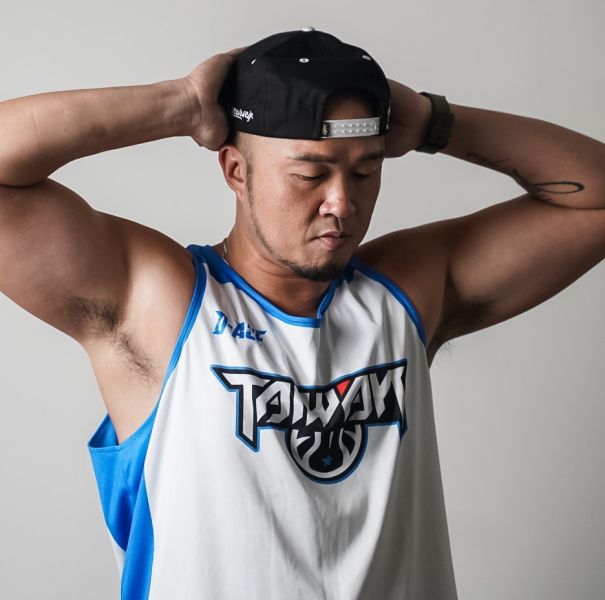 台灣隊長你好帥雙面球衣(藍白) Jersey、衣服、球衣、籃球衣、雙面穿球衣、服飾、穿搭、潮流、籃球、迪艾斯、設計、台灣