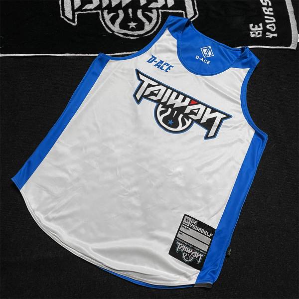 台灣隊長你好帥雙面球衣(藍白) Jersey、衣服、球衣、籃球衣、雙面穿球衣、服飾、穿搭、潮流、籃球、迪艾斯、設計、台灣