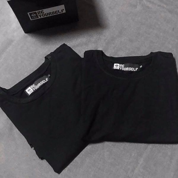 U型下擺素踢(黑) T-shirt、衣服、素踢、服飾、穿搭、潮流、衣服