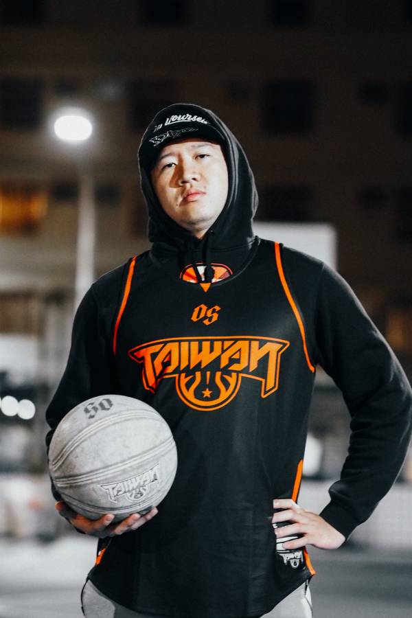 台灣隊長你好帥單面球衣(黑橘) Jersey、衣服、球衣、籃球衣、雙面穿球衣、服飾、穿搭、潮流、籃球、迪艾斯、設計、台灣