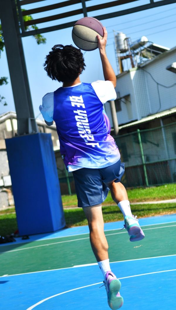 D-ACE GALAXY你好帥單面球衣(銀河紫) Jersey、衣服、球衣、籃球衣、雙面穿球衣、服飾、穿搭、潮流、籃球、迪艾斯、設計、台灣
