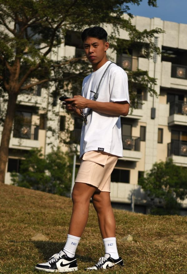 D-ACE涼感高磅數微落肩素TEE (白) 踢恤、落肩踢恤、T-SHIRT、OVERSIZE、TEE、衣服、高磅數、重磅數、穿搭、迪艾斯、DS、DACE、服飾、穿搭、潮流