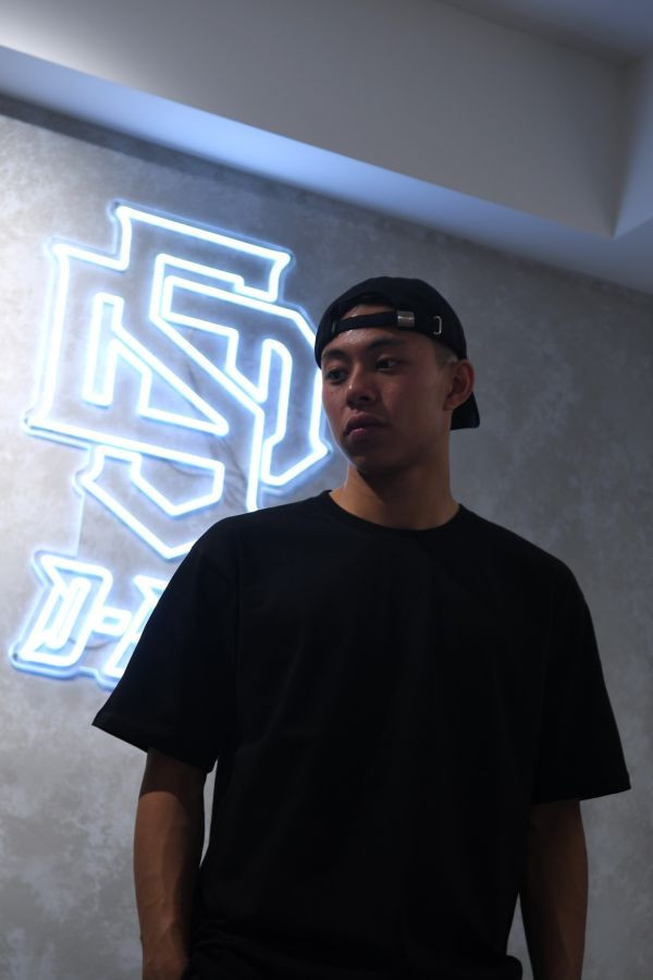 D-ACE涼感高磅數微落肩素TEE (黑) 踢恤、落肩踢恤、T-SHIRT、OVERSIZE、TEE、衣服、高磅數、重磅數、穿搭、迪艾斯、DS、DACE、服飾、穿搭、潮流