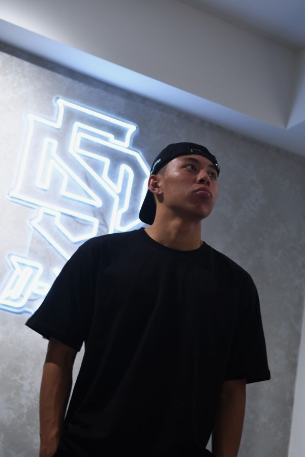 D-ACE涼感高磅數微落肩素TEE (黑) 踢恤、落肩踢恤、T-SHIRT、OVERSIZE、TEE、衣服、高磅數、重磅數、穿搭、迪艾斯、DS、DACE、服飾、穿搭、潮流