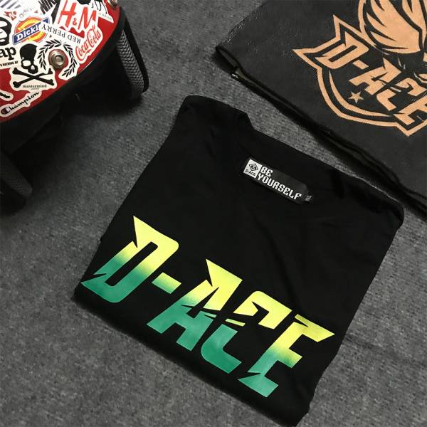 DS彩虹logo踢(綠黃漸層) T-shirt、衣服、素踢、服飾、穿搭、潮流、衣服